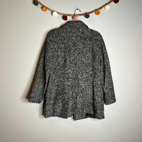 H&M textured asymmetrical peacoat - Picture 5 of 5